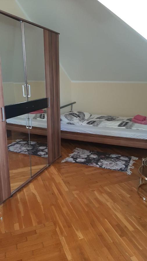 Arbeiterquartiere In Wien Donaustadt Mit Gemeinschaftskuche Und Bad - Hacklerzimmer Esterno foto